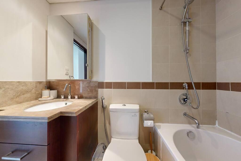 Studio In Best Part Of Downtown With Amazing Pool Dubái Exterior foto