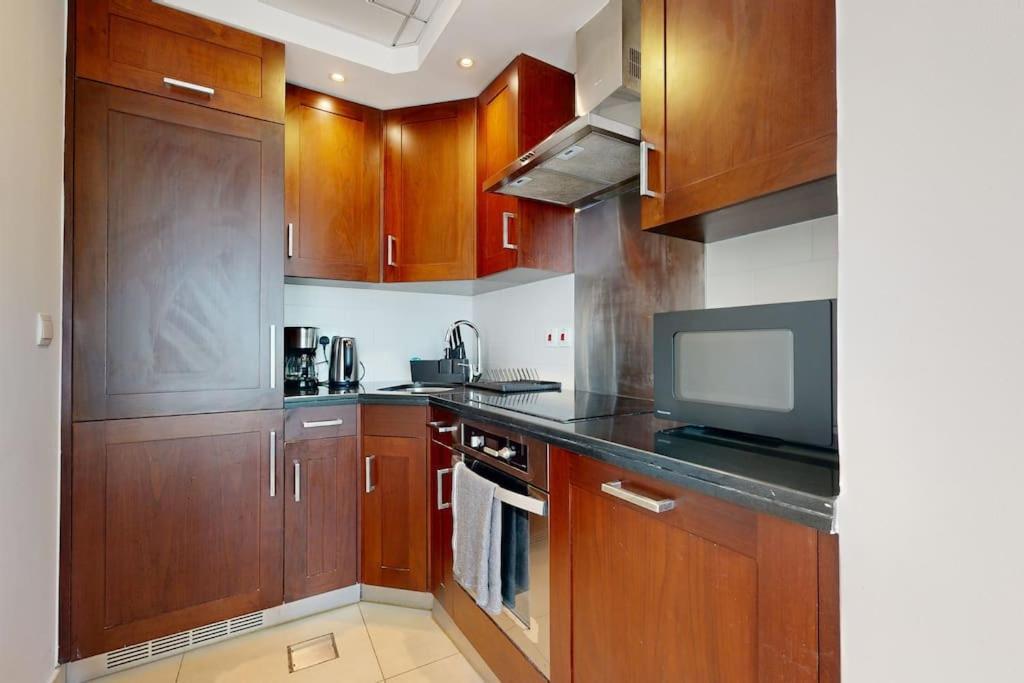 Studio In Best Part Of Downtown With Amazing Pool Dubái Exterior foto
