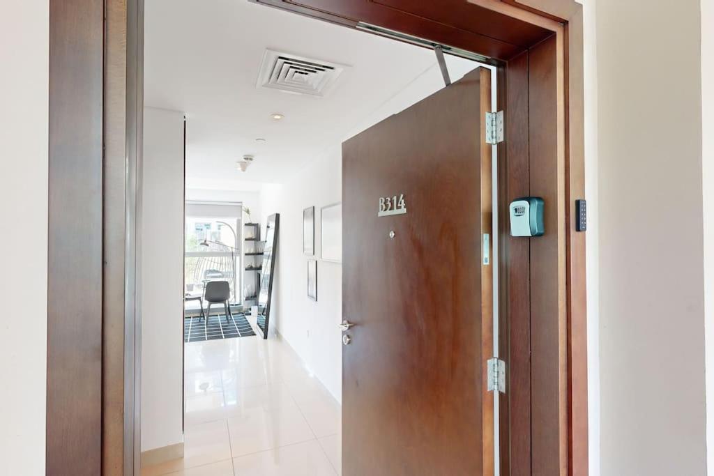 Studio In Best Part Of Downtown With Amazing Pool Dubái Exterior foto