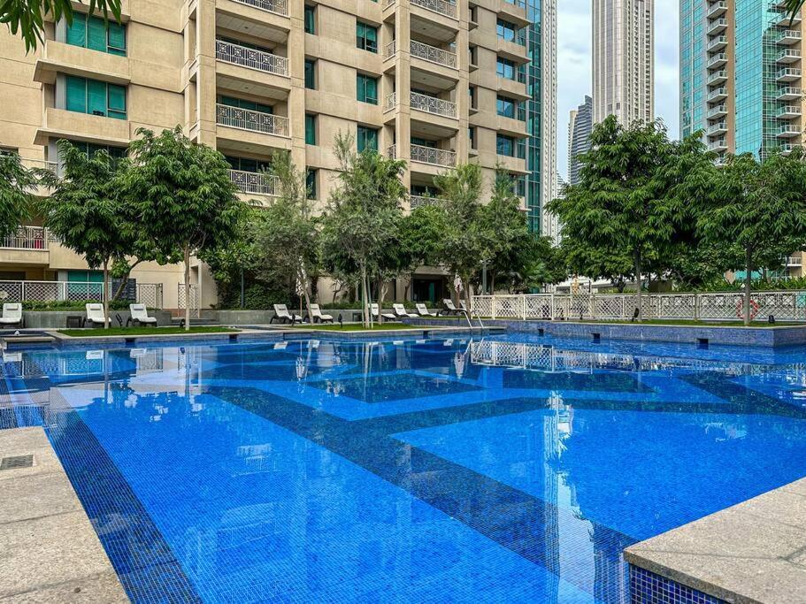 Studio In Best Part Of Downtown With Amazing Pool Dubái Exterior foto